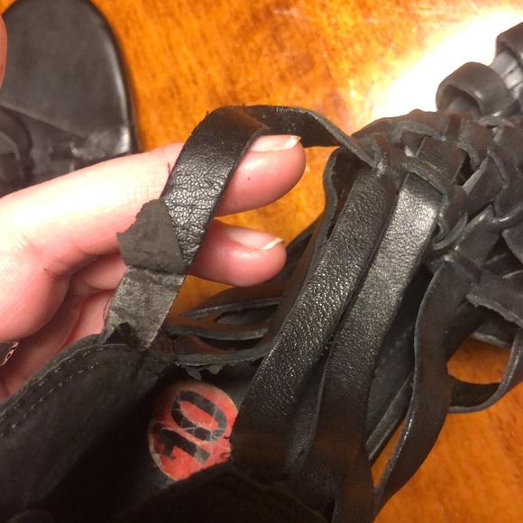 Sexy 3.5” leather heels - Picture 4 of 4